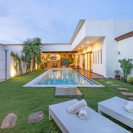 Villa Nuga By Dreamawaybali Seminyak  Exterior photo